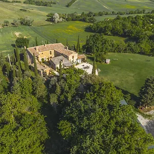 https://agriturismo-cretaiole.it-tuscanyhotel.com