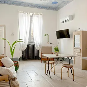 https://piece-en-rose.it-tuscanyhotel.com